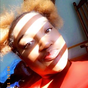 Meet your Posher, Lakeisha